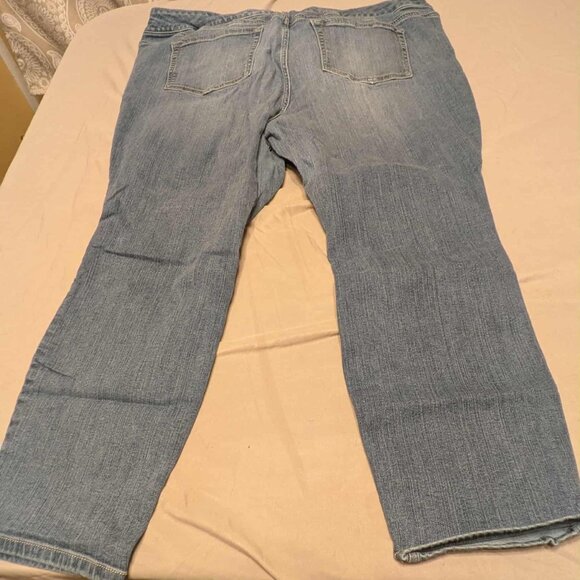 Divided Premium Jeans Womens 22P Mid Wash 5 Pocket Pullon Denim - Picture 3 of 8